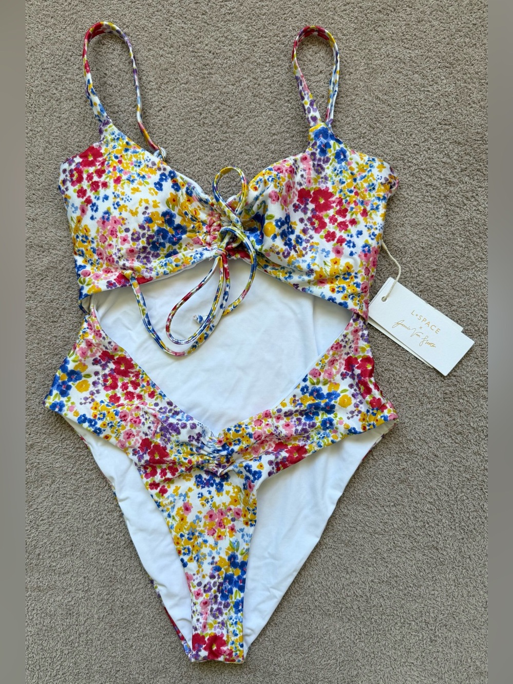 l*space - Solana One Piece Classic - BETWEEN BLOOMS